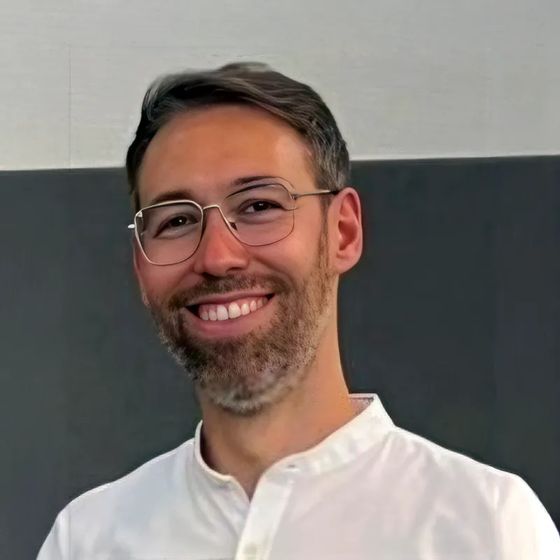 Hr-Correia Ricardo Almeida Correia